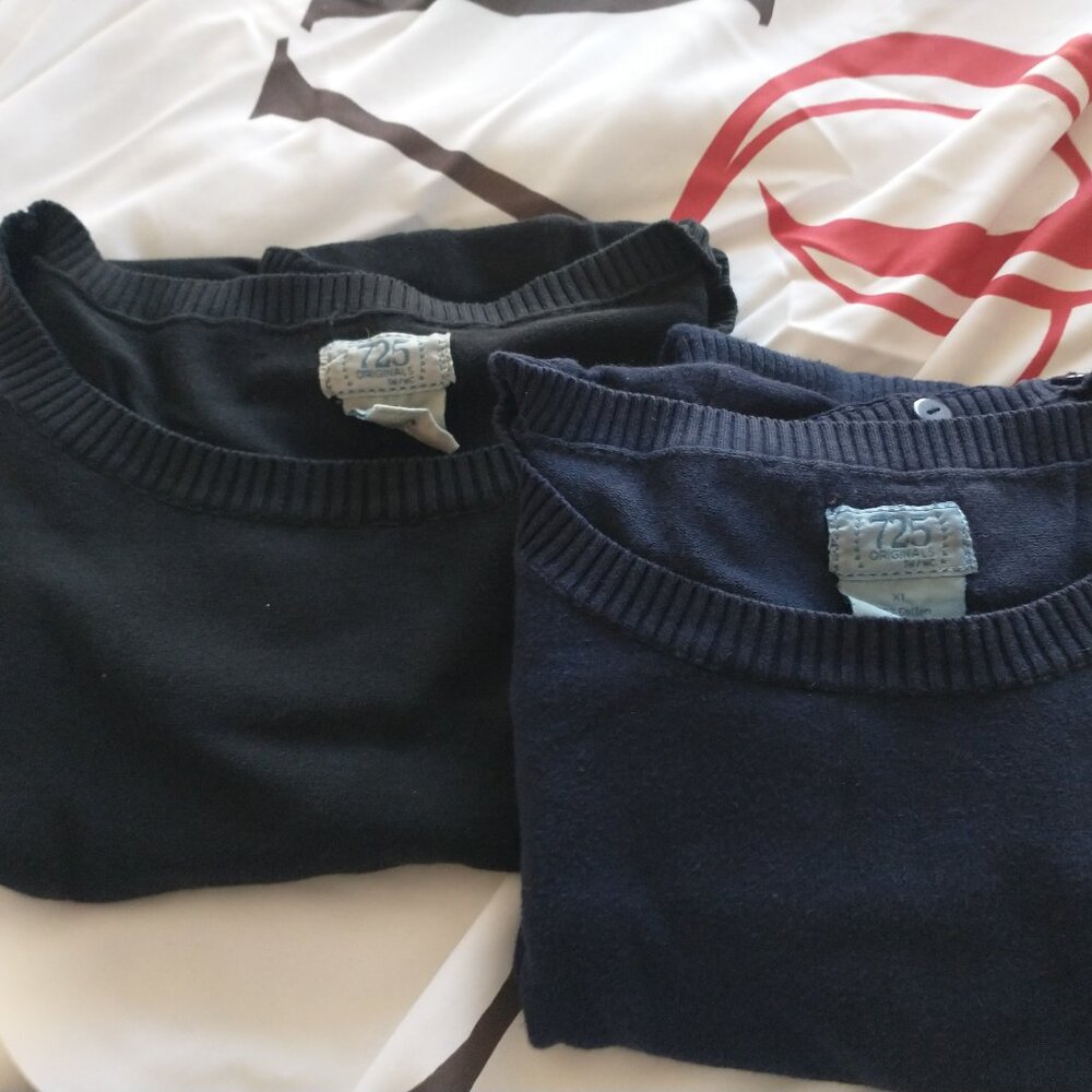 Tops (2) - Picture 2 of 7